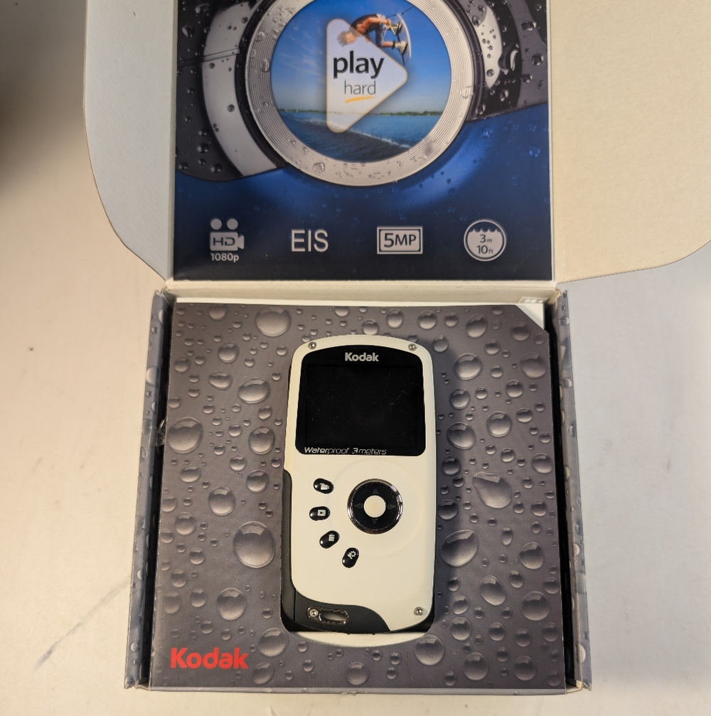 Kodak Zx3 HD Digital Video Camera Waterproof EIS Play-Sport Needs a charger